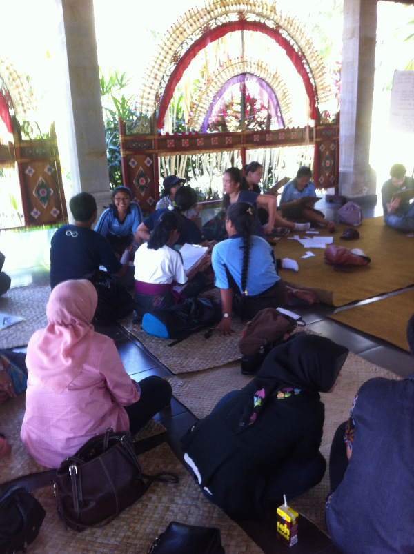 Students at the Cerpen Mini workshop